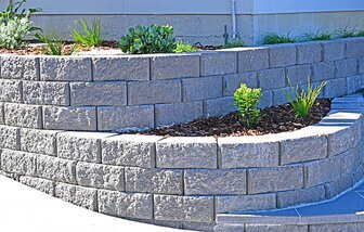 Retaining wall builders Nottinghamshire